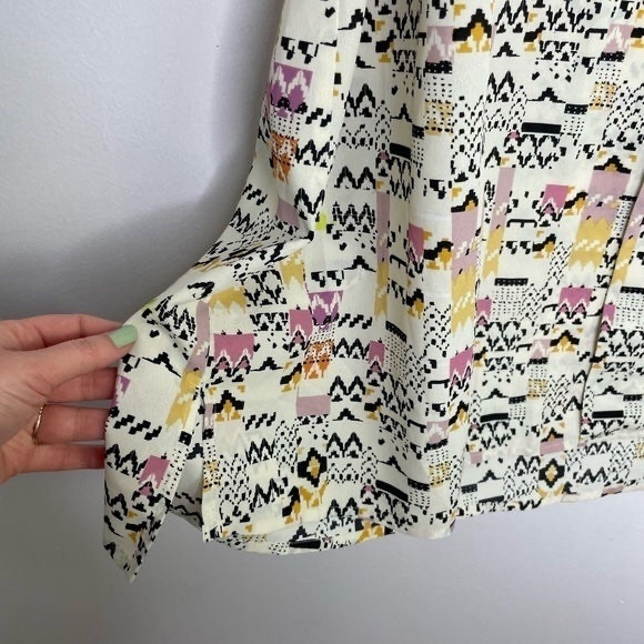 Daniel Rainn Multicolor Patterned Tunic - Picture 4 of 4